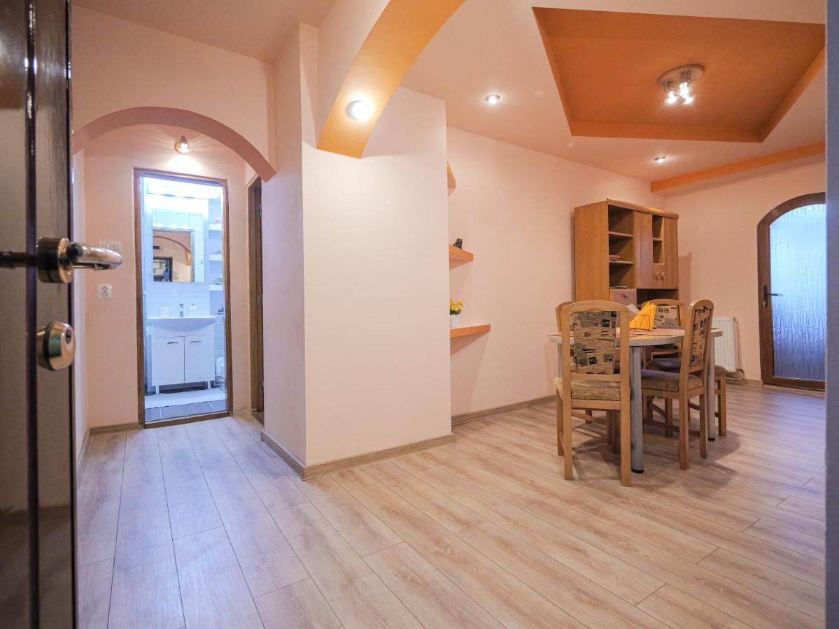 Luxury Ultracentral Curtea de Argeş Exterior foto