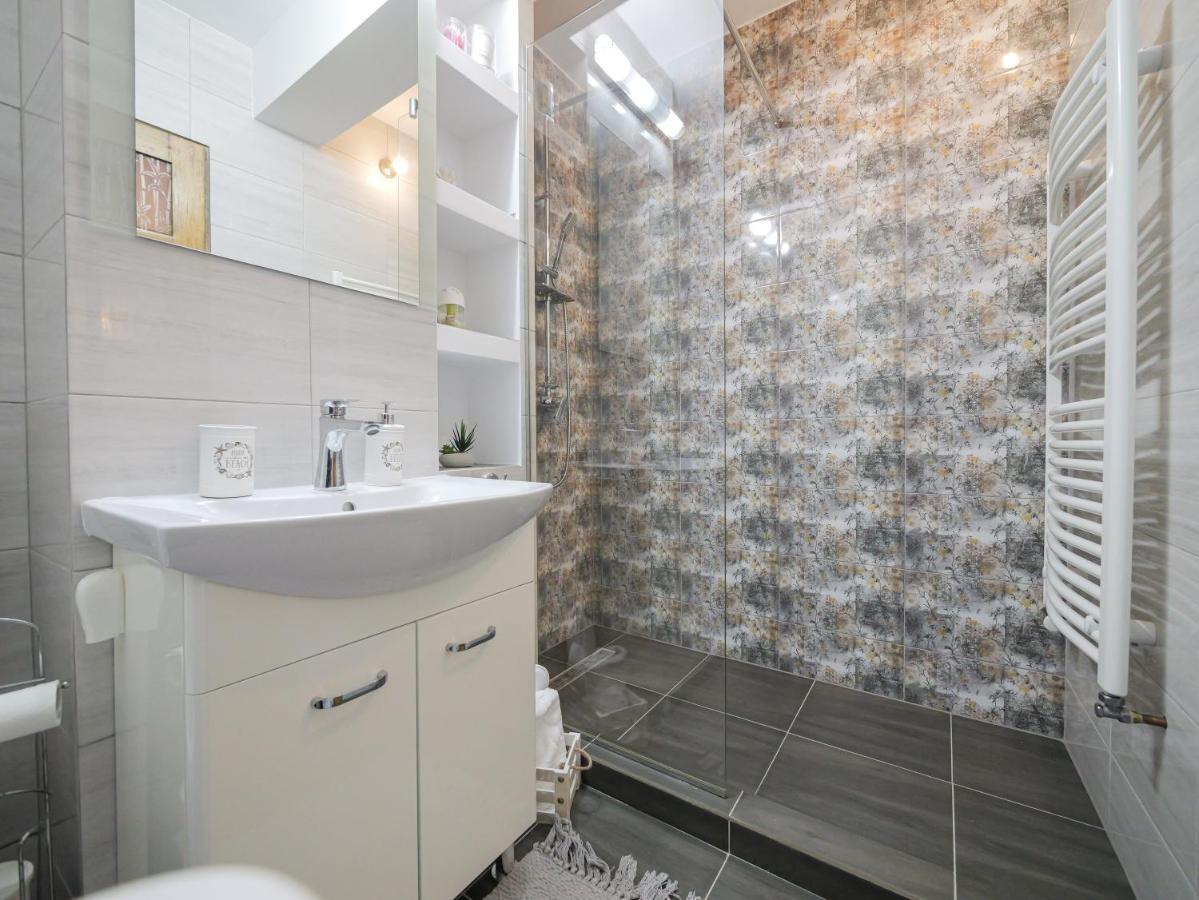 Luxury Ultracentral Curtea de Argeş Exterior foto