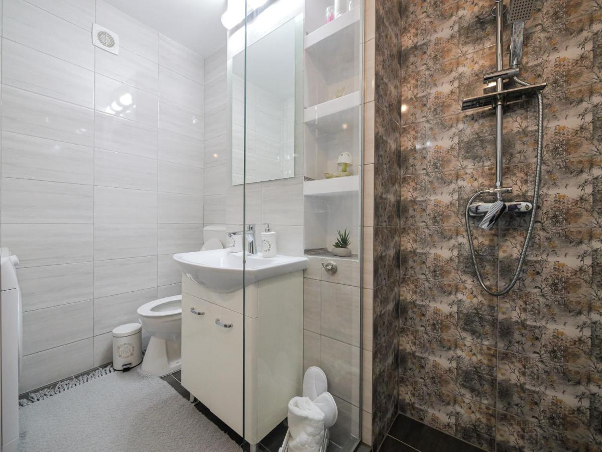 Luxury Ultracentral Curtea de Argeş Exterior foto