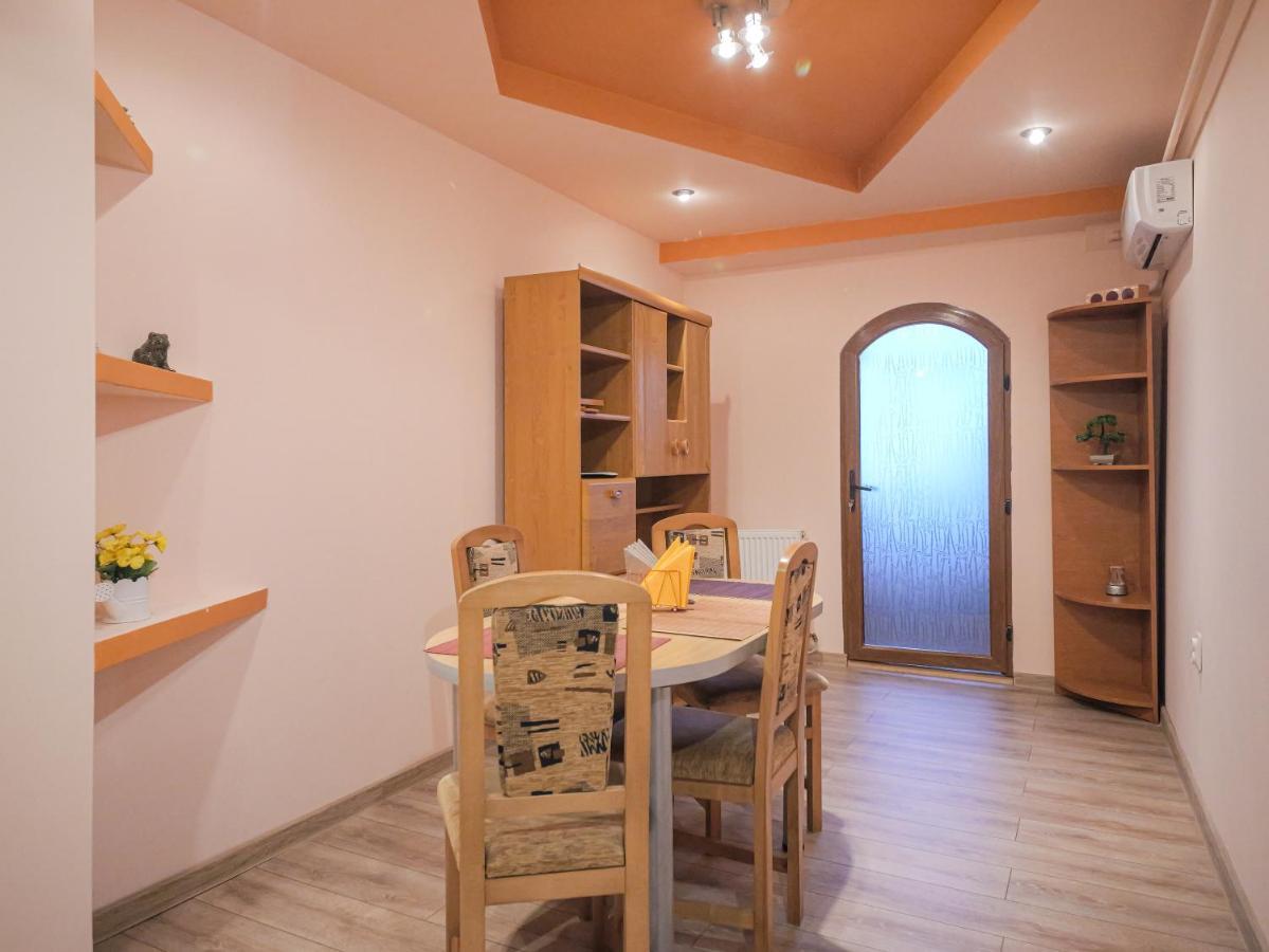 Luxury Ultracentral Curtea de Argeş Exterior foto