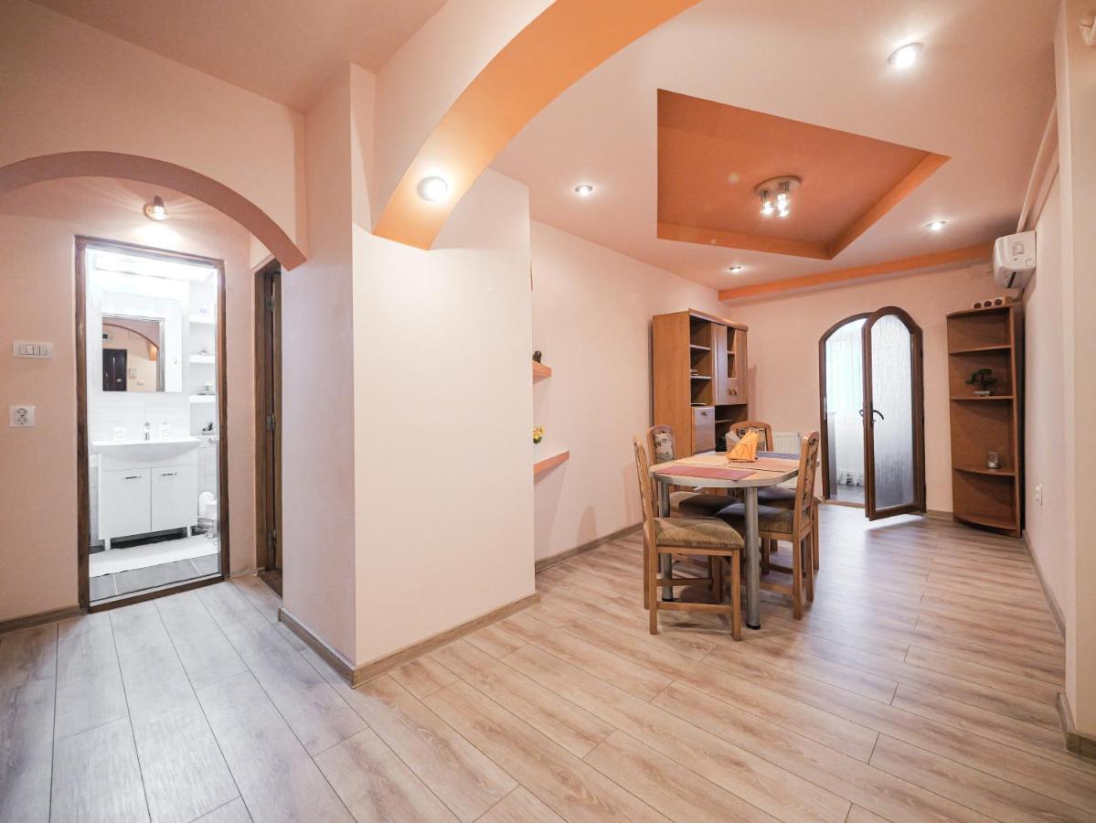 Luxury Ultracentral Curtea de Argeş Exterior foto